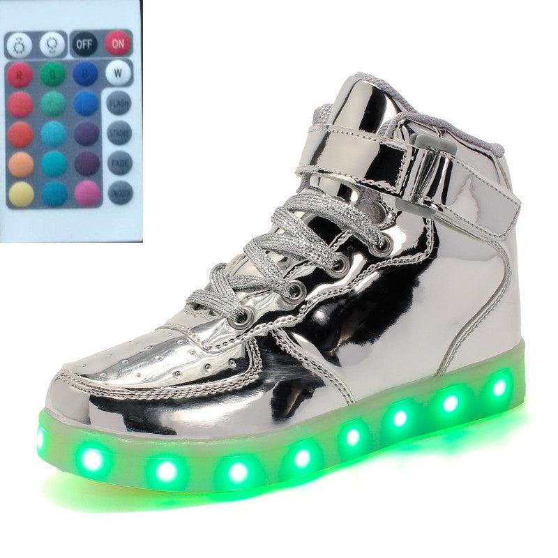 Haute-top Chaussures Lumineux à LED Télécommande Lumière Chaussures Carré Ghost Dance Lumière Chaussures Lumineux Chaussures de Course Hommes Et femmes Chaussures