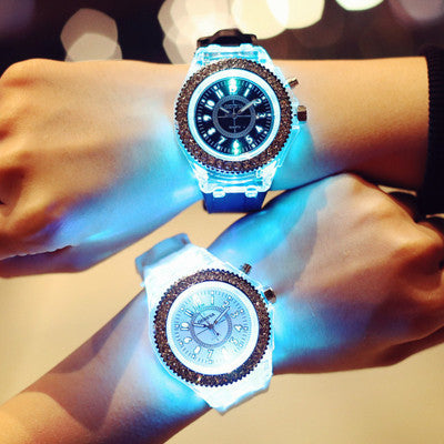 LED Lumineux Montres Genève Femmes Quartz Montre Femmes Dames Silicone Bracelet Montres